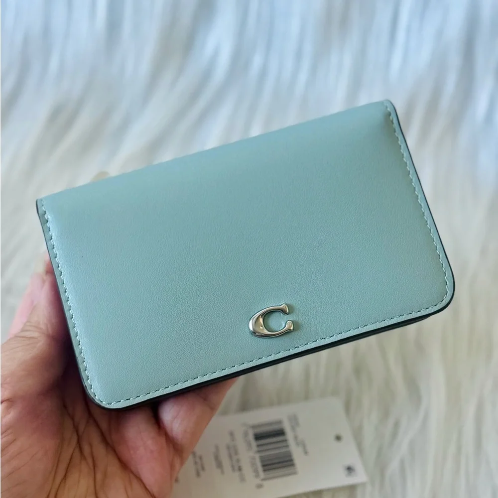 NWT Coach Essential Slim Card Case Wallet CR990 in Silver/Light Blue